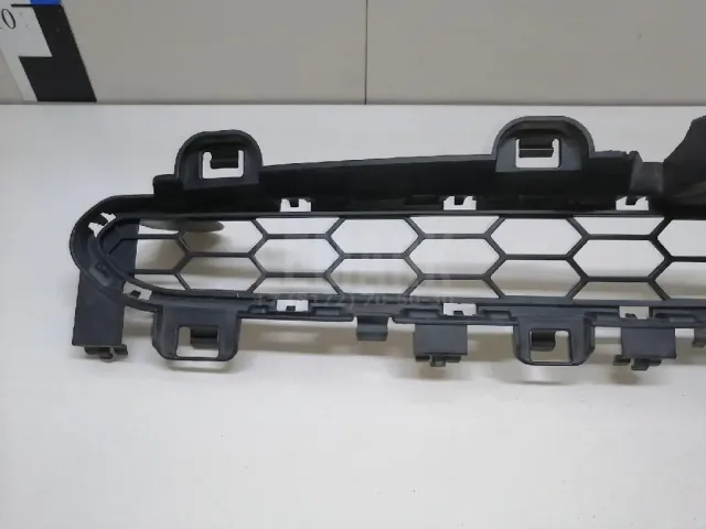 Решетка в бампер центральная для  Changan UNI-V 2022