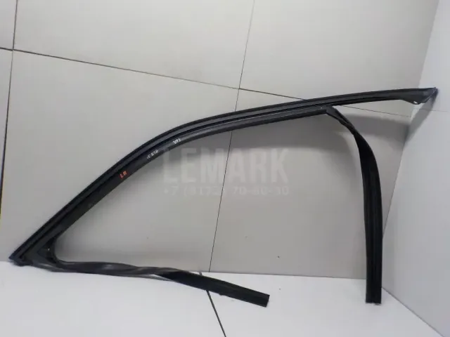 Уплотнитель стекла двери для  Ford C-MAX 2003-2010