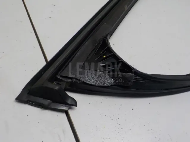 Уплотнитель стекла двери для  Ford C-MAX 2003-2010