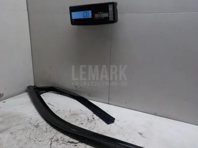 Уплотнитель стекла двери для  Ford C-MAX 2003-2010