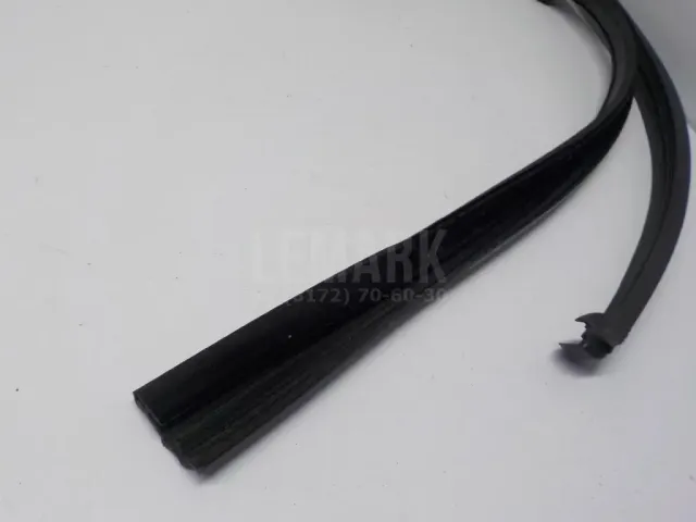 Уплотнитель стекла двери для  Ford C-MAX 2003-2010