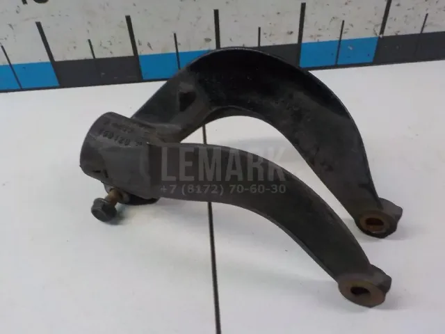 Кронштейн амортизатора левый для  Ford Kuga 2008-2012
