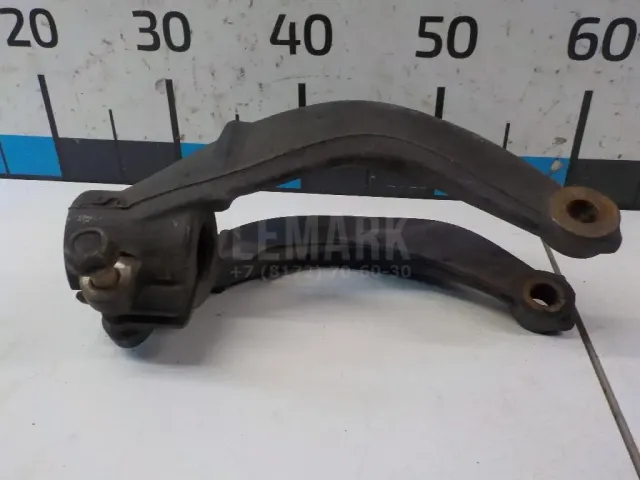 Кронштейн амортизатора левый для  Ford Kuga 2008-2012