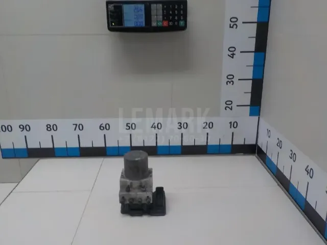 Блок ABS (насос) для  Audi A4 [B9] 2015