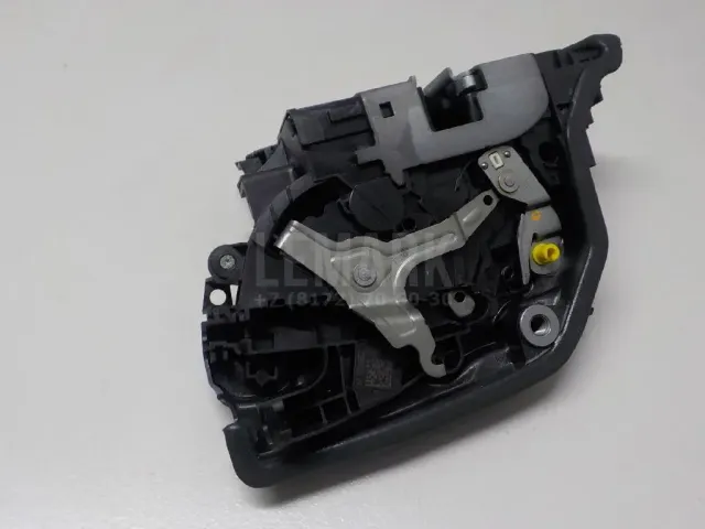Замок двери передней левой для  CASE SV300 2012