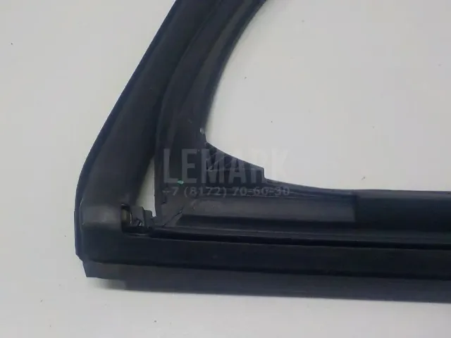 Уплотнитель стекла двери для  Ford C-MAX 2003-2010