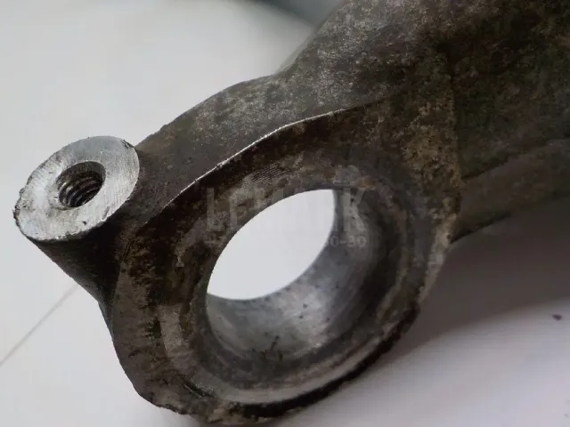 Кулак поворотный передний левый для  Ford C-MAX 2003-2010