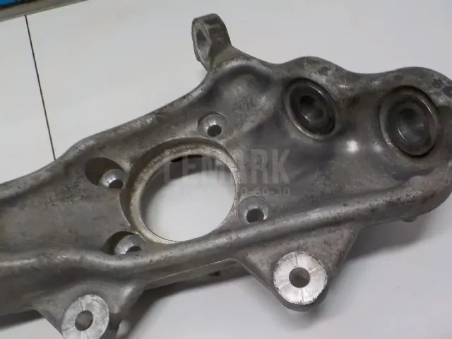 Кулак поворотный передний левый для  Ford C-MAX 2003-2010