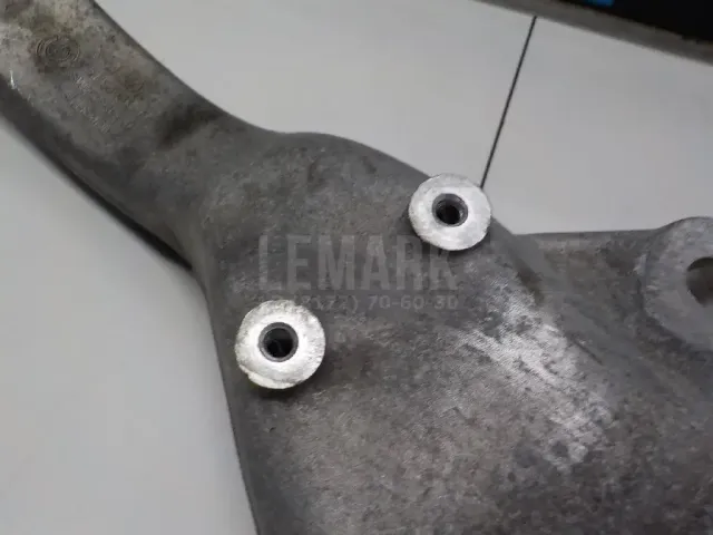 Кулак поворотный передний левый для  Ford C-MAX 2003-2010