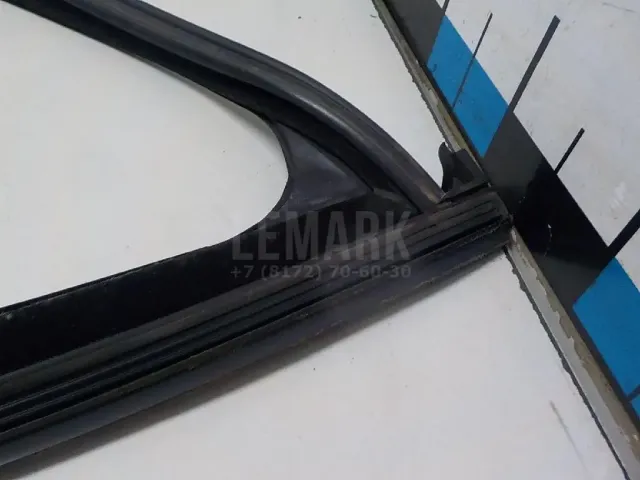 Уплотнитель стекла двери для  Ford C-MAX 2003-2010