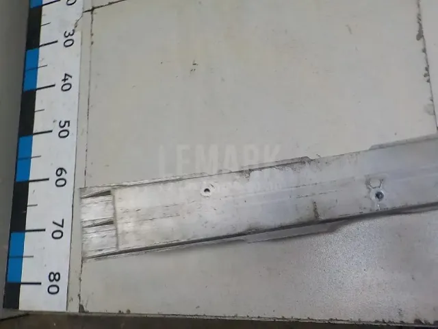 Усилитель переднего бампера
