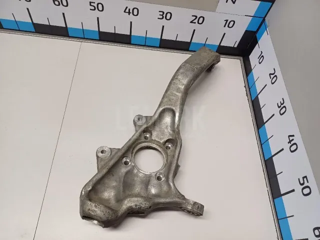 Кулак поворотный передний левый для  Ford C-MAX 2003-2010