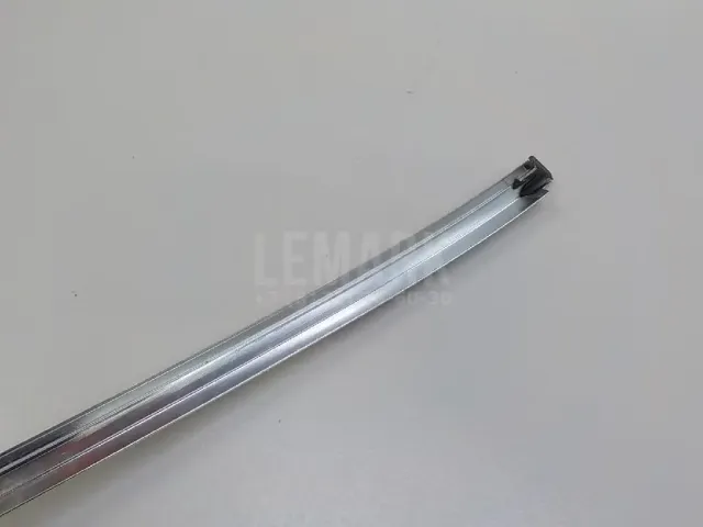 Накладка стекла переднего правого для  BMW X3 G01/F97 2017-2024