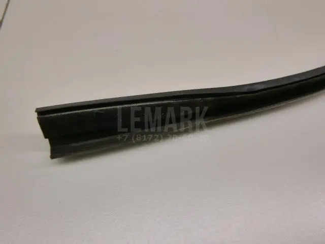 Уплотнитель стекла двери для  Ford C-MAX 2003-2010