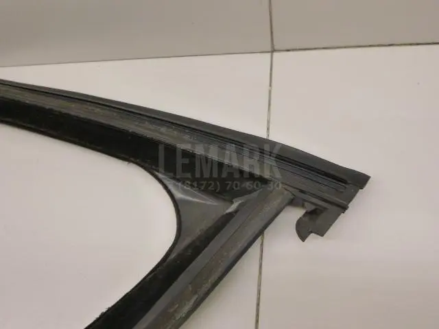 Уплотнитель стекла двери для  Ford C-MAX 2003-2010