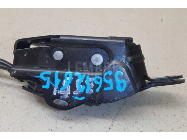 Замок багажника для  CASE SV300 2012