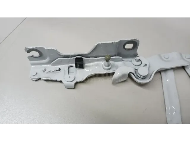 Петля капота правая для  BMW X1 E84 2009-2015