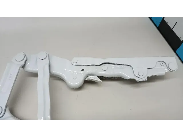 Петля капота правая для  BMW X1 E84 2009-2015