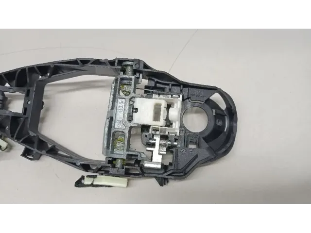 Кронштейн ручки для  Ford Kuga 2008-2012