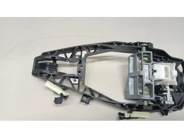 Кронштейн ручки для  Ford Kuga 2008-2012