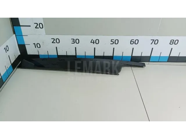 Накладка двери передней правой для  BMW X6 G06 2019