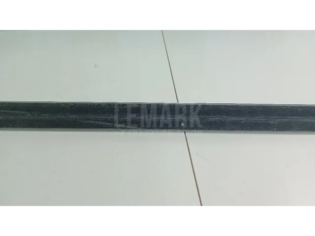 Накладка стекла переднего правого для  BMW 4-serie G22/G23 2020