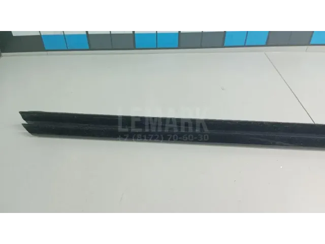 Накладка стекла переднего правого для  BMW 4-serie G22/G23 2020