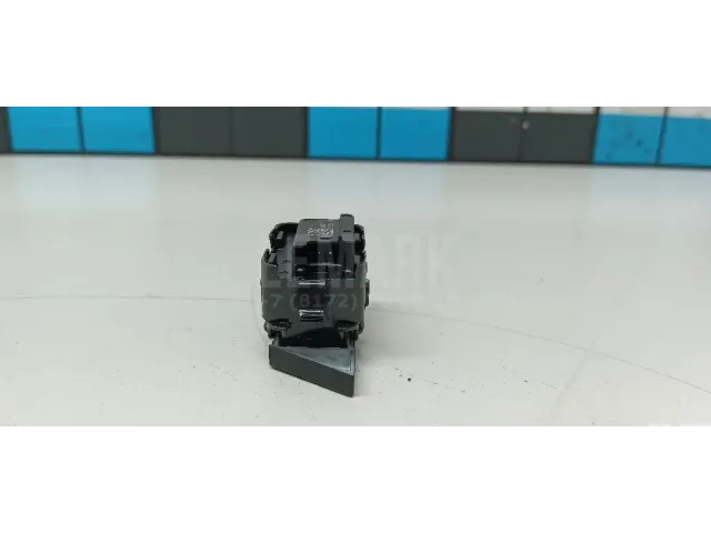 Кнопка центрального замка для  BMW X6 G06 2019