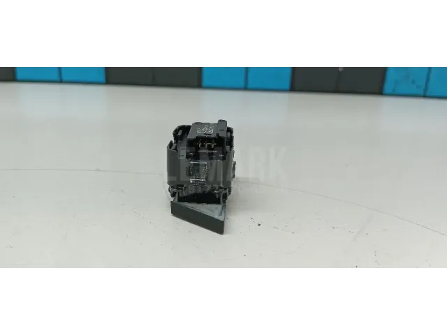 Кнопка центрального замка для  BMW X6 G06 2019
