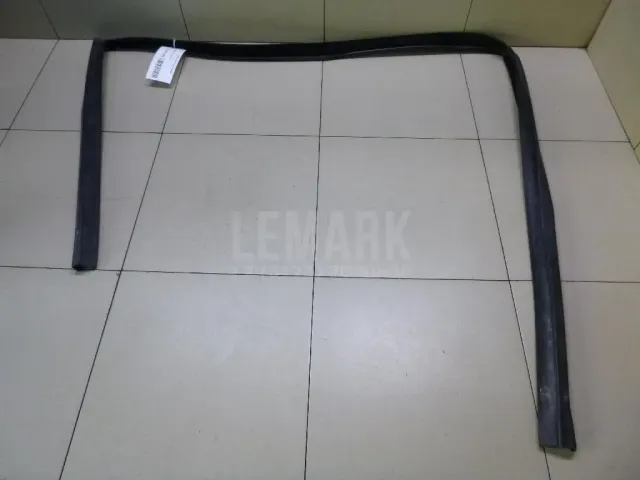 Уплотнитель стекла двери для  Chery M12 2010-2015