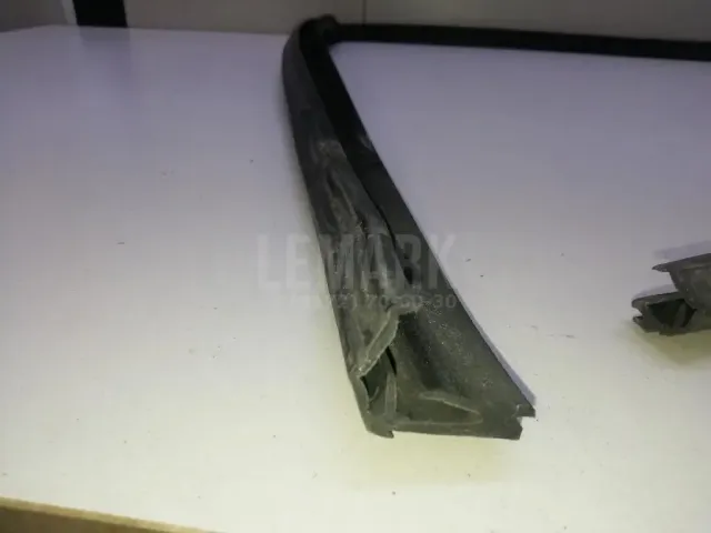 Уплотнитель стекла двери для  Geely Geometry C (GE13-J2) 2020