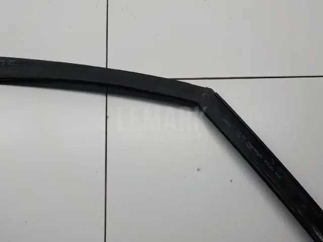 Уплотнитель стекла двери для  Fiat Stilo 2002-2010