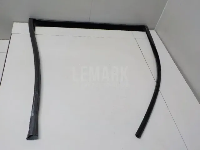 Уплотнитель стекла двери для  Astra HD 8 2005-2011