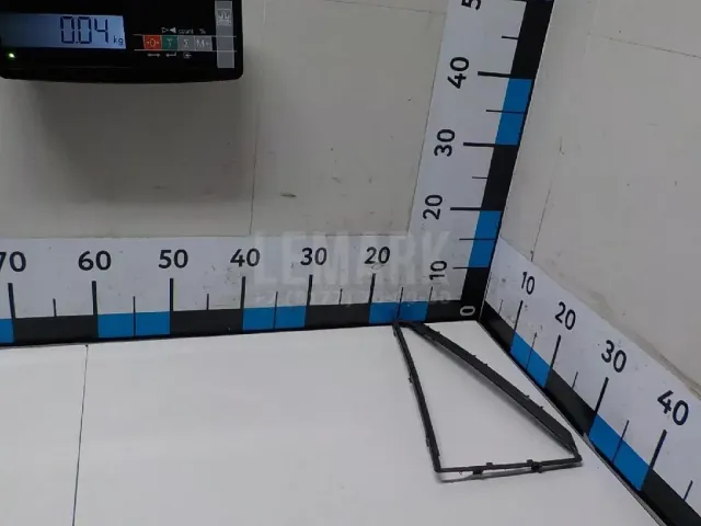 Уплотнитель форточки левой