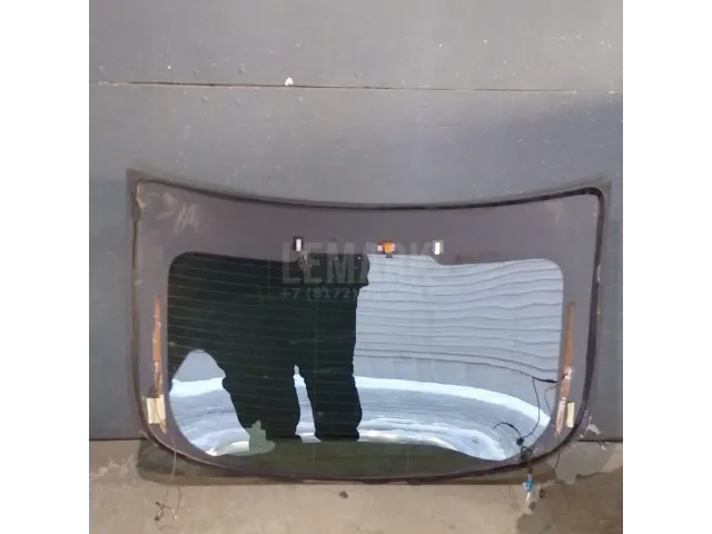 Стекло заднее