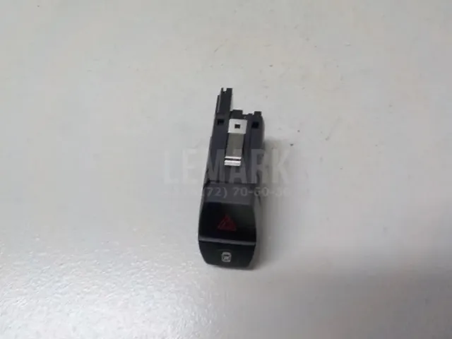 Кнопка аварийной сигнализации для  BMW Z4 E85/E86 2002-2008