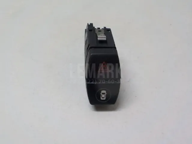 Кнопка аварийной сигнализации для  BMW Z4 E85/E86 2002-2008
