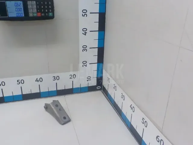 Кронштейн задней балки