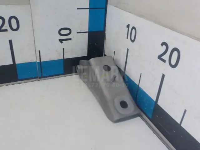 Кронштейн задней балки