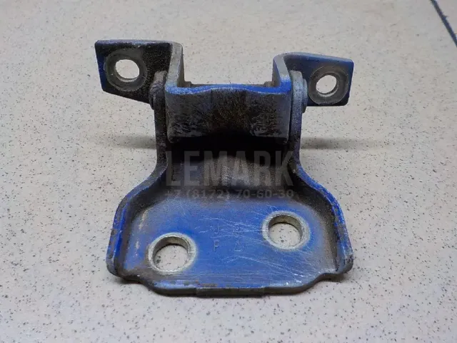 Петля двери передней правой верхняя для  Audi Allroad quattro 2000-2005