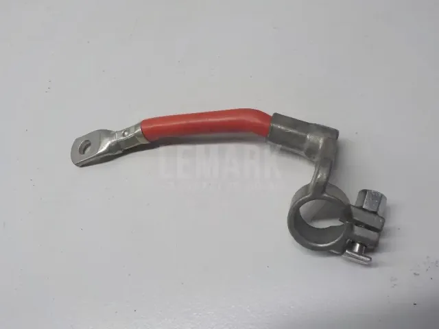 Клемма аккумулятора плюс