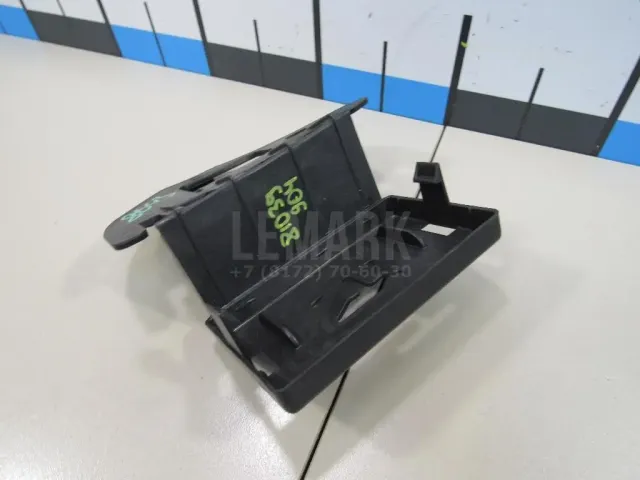 Кронштейн (сопут. товар) для  Ford B-MAX 2012-2018