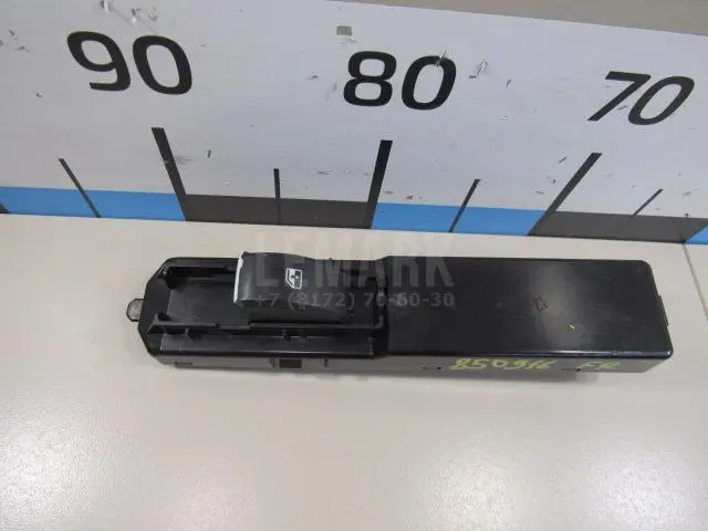 Кнопка стеклоподъемника для  Ford Focus II 2008-2011