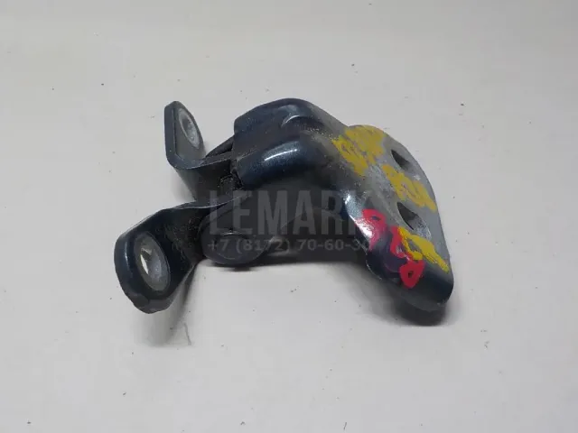 Петля двери задней правой верхняя для  Audi Allroad quattro 2006-2012