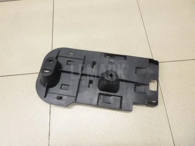Кронштейн (сопут. товар) для  Ford Focus II 2008-2011