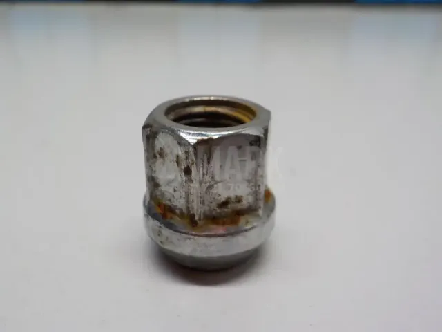 Гайка колеса