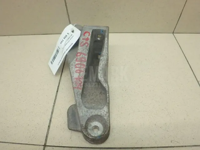 Кронштейн двигателя правый
