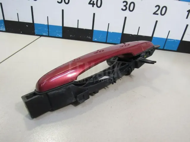 Ручка двери задней наружная левая для  CASE SV300 2012