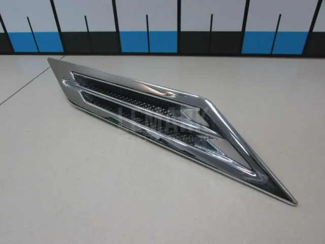 Накладка переднего крыла правого для  DAF CF 1998-2000