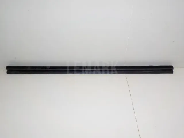 Уплотнитель стекла двери для  FAW J5 2004